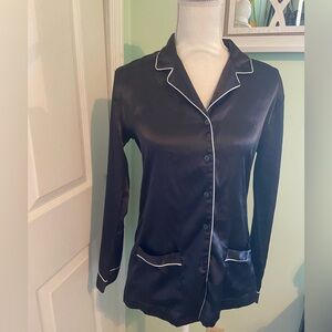 Ambrielle Women’s pajama shirt, EUC, ,long sleeve, size small